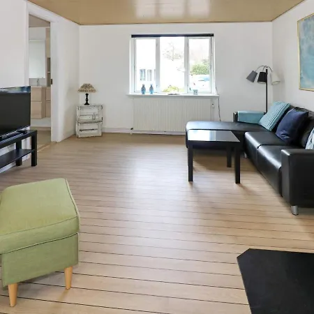 6 Person In Hadsund-by Traum *